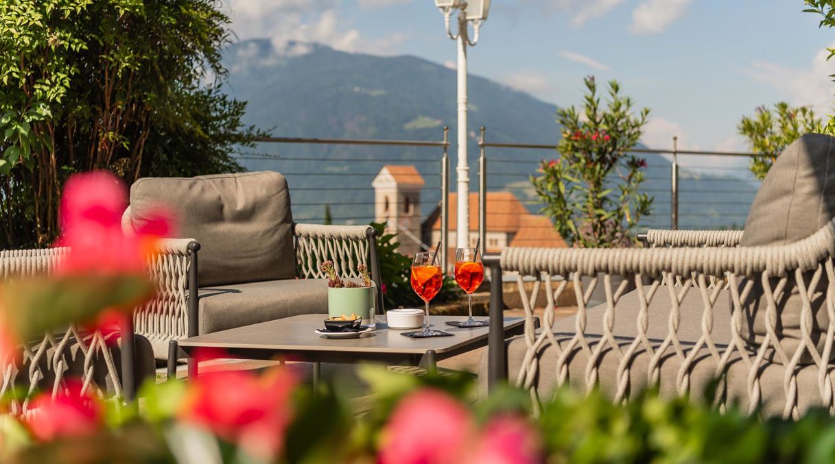 Aperitif on the terrace of our hotel in Scena/Schenna